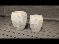 Κλειστό ξενοδοχείο κήπος σπίτι ενισχυμένο πηλό φυτευτή με τρύπες αποχέτευσης και ενσωματωμένο σύστημα