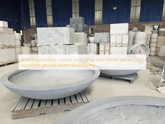 εξαιρετικά μεγάλος ρηχός κυκλικός στρογγυλός φυτευτής από ίνες πηλού κήπου πάρκου χυμώδη εδάφους καλύμματα διαμόρφωση τοπίου